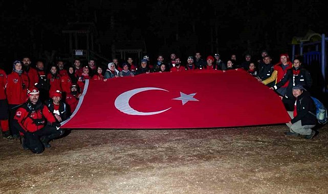 Eskişehir'de gece vakti zorlu arazi şartlarında arama kurtarma tatbikatı