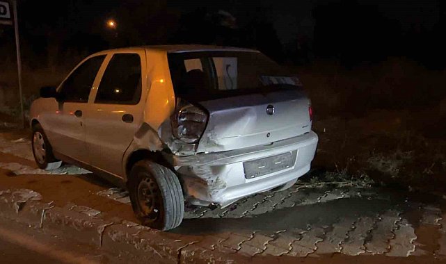 Eskişehir'de hafif ticari araç ile otomobil çarpıştı