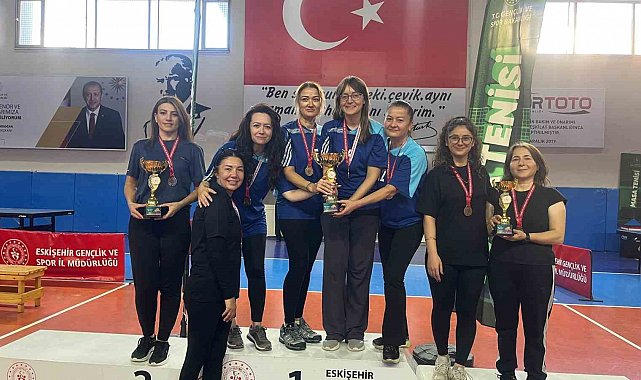 Eskişehir'de masa tenisi müsabakalarında dereceye giren takımlar belli oldu