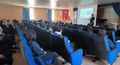 Eskişehir'de SİBERAY'dan gençlere siber güvenlik eğitimi: 530 öğrenci ve öğretmene ulaşıldı