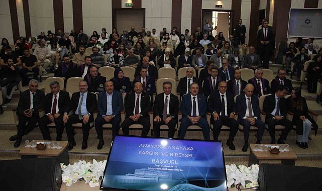 ETÜ'de yeni akademik yıl törenle başladı