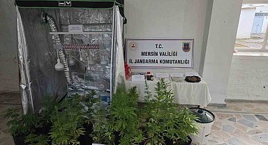 Evde özel bölme çıktı: Uyuşturucu üreten şüpheliler yakalandı