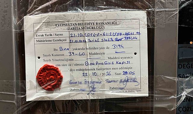 Eyüpsultan'da 5 katlı riskli bina tahliye edilerek mühürlendi