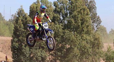 Fethiye'de ilk gün motokros yarışları nefesleri kesti