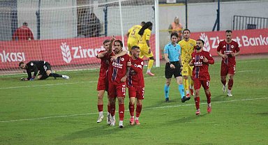 Fethiyespor - Eyüpspor maçı şiddetli yağışa takıldı