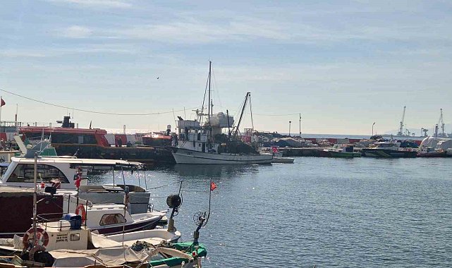 Fırtına dindi, Tekirdağlı balıkçılar yeniden denize açıldı