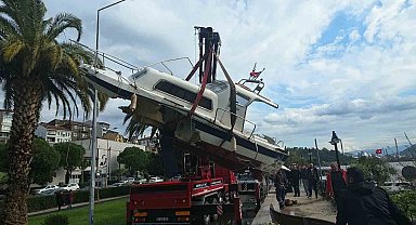 Fırtınada batan tekne kurtarıldı