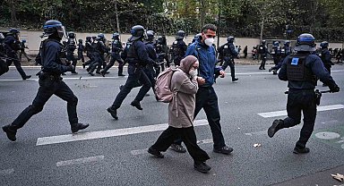 Fransa'da devam eden öğrenci protestolarında 160 binden fazla kişi sokağa indi