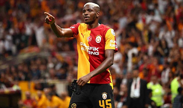 Galatasaray'da Osimhen, Fenerbahçe'de Vedat takımını sırtlıyor