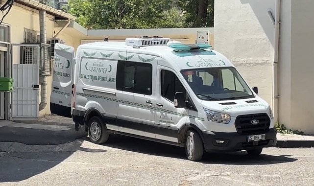 Gaziantep'te 5'inci kattan düşen çocuk kurtarılamadı