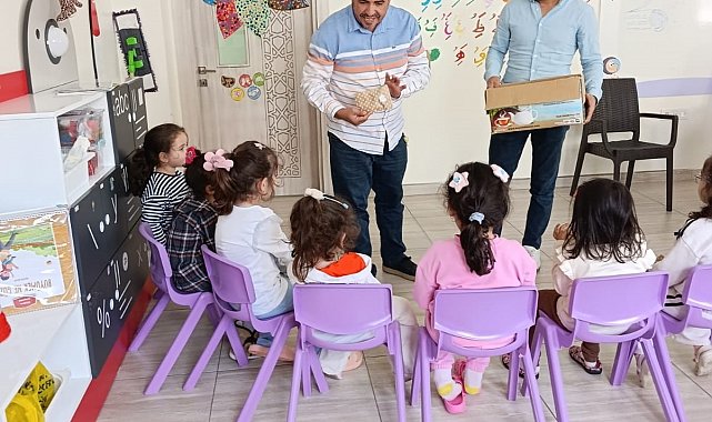 Gaziantep'te çocuklar için etkinlik yapılarak hediye dağıtıldı