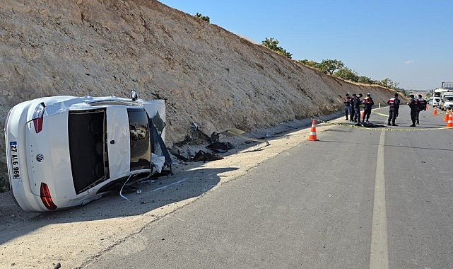 Gaziantep'te kavşakta otomobille çarpışan motosikletli hayatını kaybetti