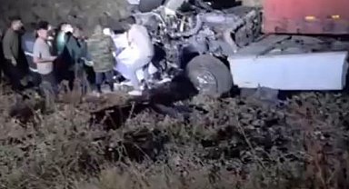 Gaziantep'te tır şarampole uçtu: Sürücü yaralandı