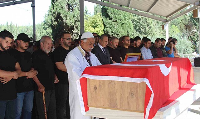 Gemideki faciada hayatını kaybeden Adanalı genç, feryatlar ve ağıtlarla son yolculuğuna uğurlandı