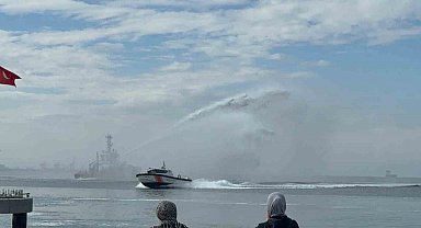 Gemlik'te Cumhuriyet Bayramı coşkusu denize taştı