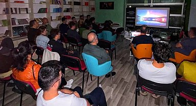 Gençler fotoğrafçılık eğitimiyle kendi hikâyelerini karelere sığdırıyor
