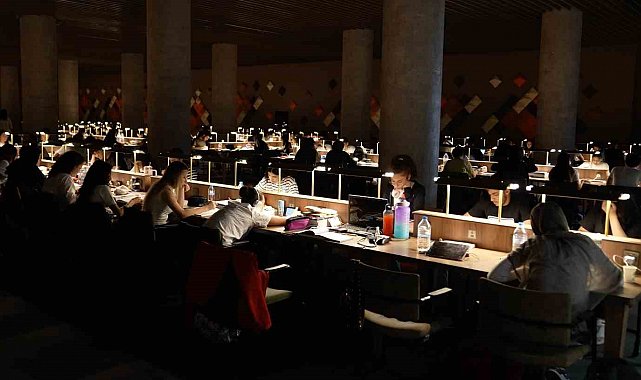 Gençler geleceğe Şehitkamil'de hazırlanıyor