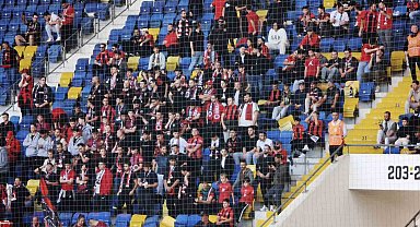 Gençlerbirliği taraftarından isyan: "Yönetim uyuma, taraftarın dışarıda"