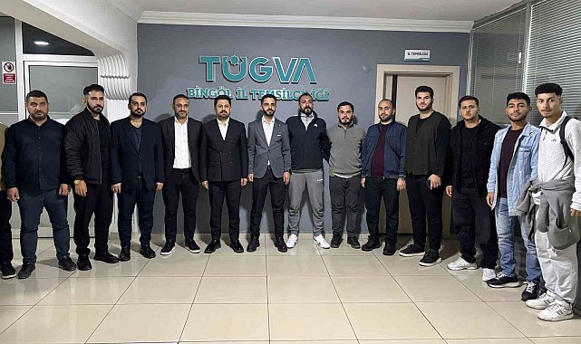 Gençlerle bir araya gelen AK Parti İl Başkanı Yılmaz Seven: "Bizim geleceğimiz sizlersiniz"