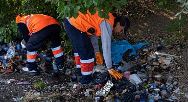 Gölbaşı Belediyesi ekipleri topladıkları şişeleri sergiledi