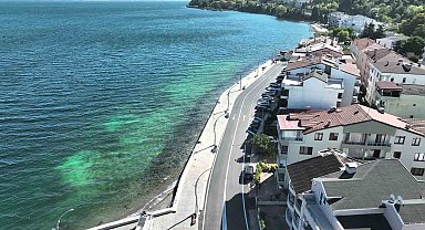 Gölcük Ulaşlı Sahili yeni görünümüne kavuştu