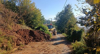 Gölyaka'da heyelan sonrası yolları güvenli hale getirdi
