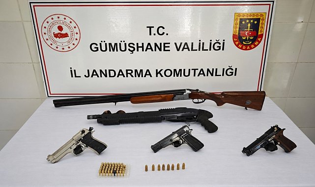 Gümüşhane'de kaçak silah ve içki operasyonu