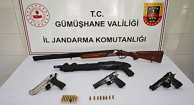 Gümüşhane'de kaçak silah ve içki operasyonu