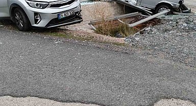 Gümüşhane'de minibüs ile otomobil çarpıştı: 4 yaralı