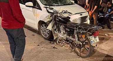 Hafif ticari araç ile motosiklet çarpıştı: 1 yaralı