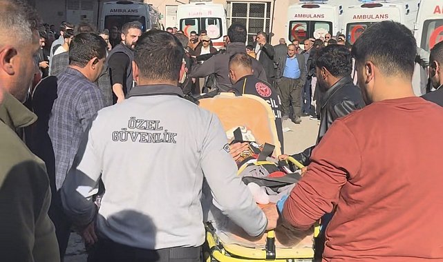 Hakkari'de iki araç kafa kafaya çarpıştı: 1 ölü, 7 yaralı