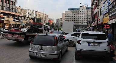 Hatalı parklar trafik akışını etkiledi, vatandaşlar tepki gösterdi