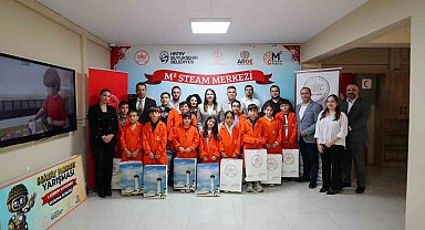 Hatay'da çocuklara robotik kodlama ve tasarım eğitimi verildi