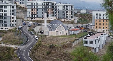 Hatay'da depremin ardından inşa edilen 136'ncı cami ibadete açıldı