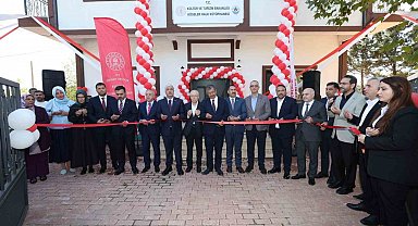 Hayati İnanç, Dilovası'nda kütüphane açılışına katıldı