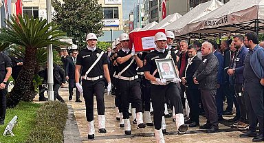 Hayatını kaybeden Muratpaşa Kaymakamı Kara gözyaşlarıyla uğurlandı