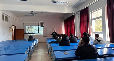 Hisarcık MYO'da yeni öğrencilere üniversite hayatı anlatıldı