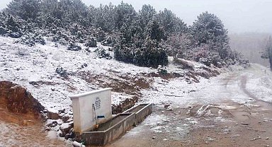 Hisarcık'ın Karbasan köyüne mevsimin ilk karı yağdı