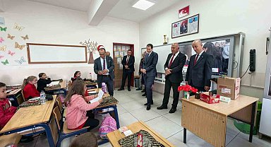 Hisarcık'ta minik öğrencilerin mektupları mutluluğa dönüştü