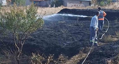 Hisarcık'ta ot yangınına köylülerden hızlı müdahale