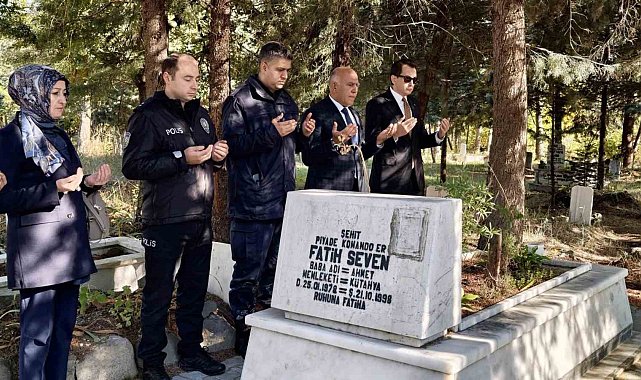 Hisarcık'ta şehit Fatih Seven, kabri başında dualarla anıldı