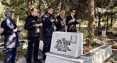 Hisarcık'ta şehit Fatih Seven, kabri başında dualarla anıldı