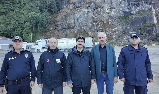 Hopa Kaymakamı Uğur Karakaya: "Heyelan alanının güvenliği alındı; Tır parkımızı tahliye ettik"