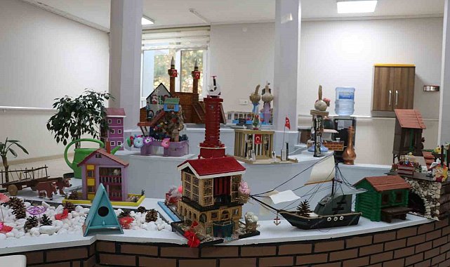 Huzurevi sakinleri hünerlerini sanat ve el emeğiyle sergiliyor
