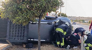 İçinde çocuk bulunan otomobili kaçırdı, yayaya ve 2 araca çarpıp kaçtı yakalandı