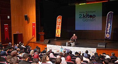 İhsan Süreyya Sırma, Kâhta 2. Kitap Günleri'nde okurlarıyla buluştu