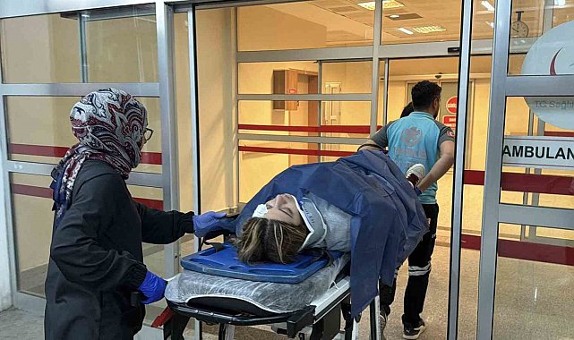 İki otomobil ile motosiklet çarpıştı: 2 yaralı
