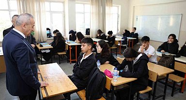 İl Milli Eğitim Müdürü Akbaş, öğrencilerle bir araya geldi