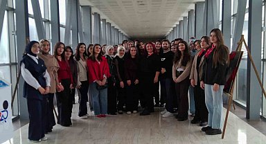 İletişim Fakültesi'nde "Sürdürülebilir yaşam için geri-dönüşüm" sergisi açıldı