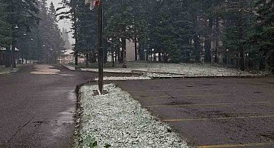 Ilgaz Dağı'nda kar yağışı etkili oluyor